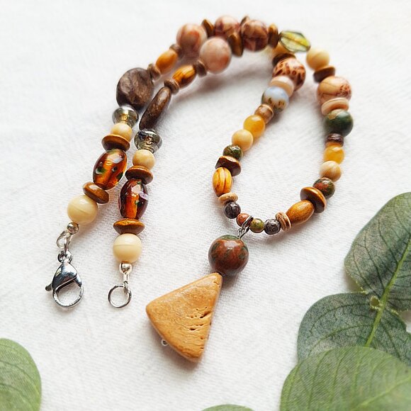 Goblincore Gemstone Beaded Necklace, Woodland Hippie Pendant Necklace, Bohemian - Picture 9 of 12